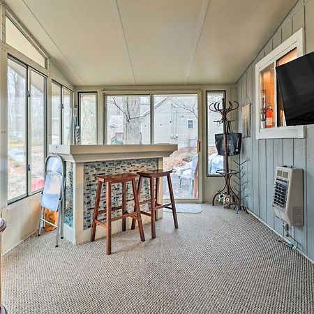 Pocono Lake Poconos Vacation Home Walk To Locust Lake! מראה חיצוני תמונה
